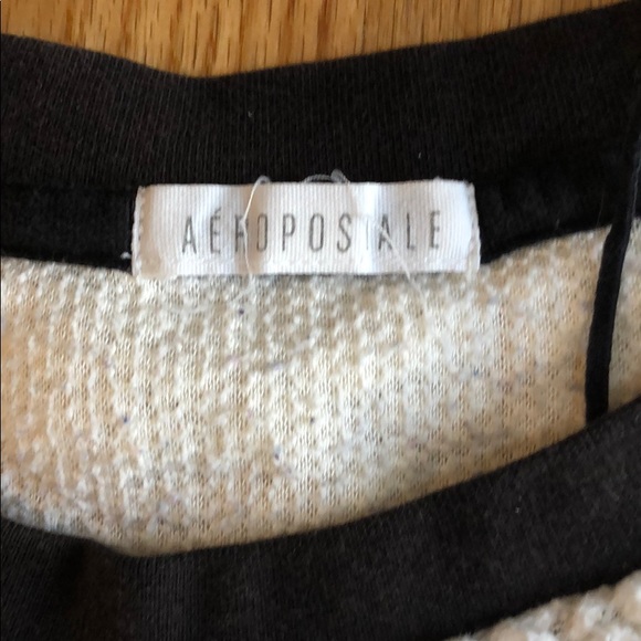 Aeropostale crop top/sweater - Picture 2 of 3